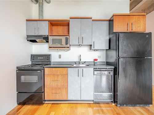 512-1061 Fort St, Victoria, BC - Indoor Photo Showing Kitchen