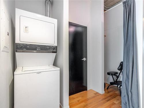 512-1061 Fort St, Victoria, BC - Indoor Photo Showing Laundry Room