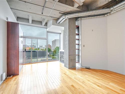 512-1061 Fort St, Victoria, BC - Indoor