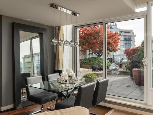 1406-707 Courtney St, Victoria, BC - Indoor Photo Showing Dining Room