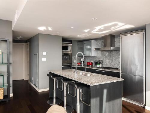 1406-707 Courtney St, Victoria, BC - Indoor Photo Showing Kitchen With Stainless Steel Kitchen With Upgraded Kitchen