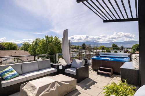 998 Guisachan Road, Kelowna, BC - Outdoor With Deck Patio Veranda