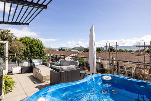 998 Guisachan Road, Kelowna, BC - Outdoor With Deck Patio Veranda