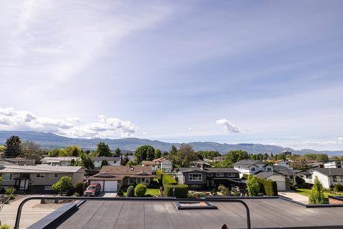 998 Guisachan Road, Kelowna, BC - Outdoor With View