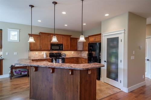 27-3805 Patten Drive, Armstrong, BC - Indoor Photo Showing Kitchen With Upgraded Kitchen