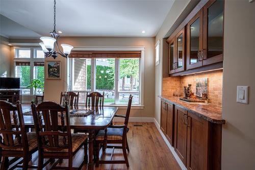 27-3805 Patten Drive, Armstrong, BC - Indoor Photo Showing Dining Room