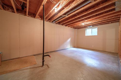 27-3805 Patten Drive, Armstrong, BC - Indoor Photo Showing Basement