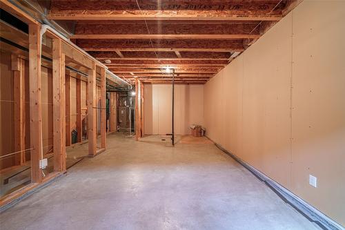 27-3805 Patten Drive, Armstrong, BC - Indoor Photo Showing Basement