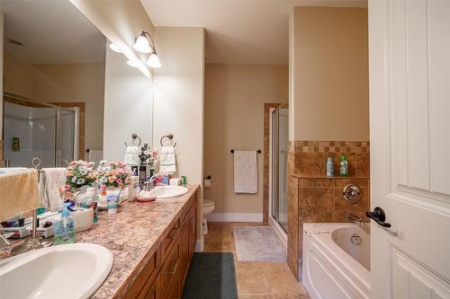 27-3805 Patten Drive, Armstrong, BC - Indoor Photo Showing Bathroom