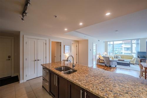 1408-75 Martin Street, Penticton, BC - Indoor Photo Showing Kitchen With Double Sink