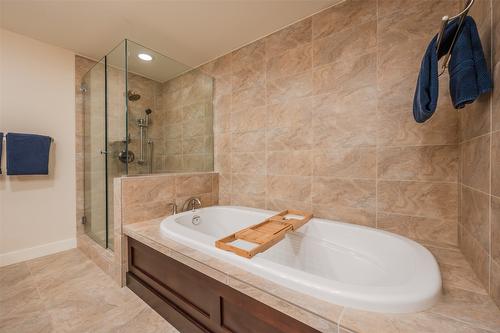 1408-75 Martin Street, Penticton, BC - Indoor Photo Showing Bathroom