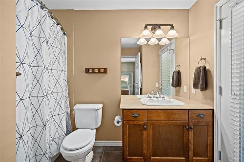 25-380 Providence Avenue, Kelowna, BC - Indoor Photo Showing Bathroom