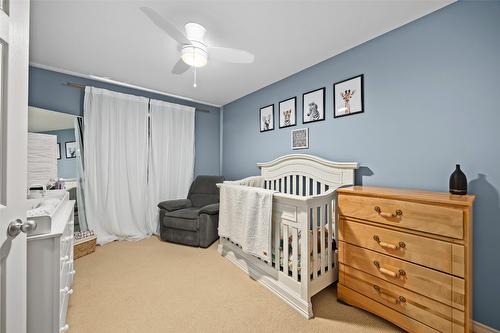 25-380 Providence Avenue, Kelowna, BC - Indoor Photo Showing Bedroom