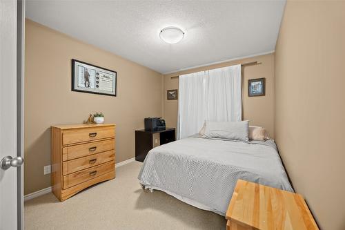 25-380 Providence Avenue, Kelowna, BC - Indoor Photo Showing Bedroom