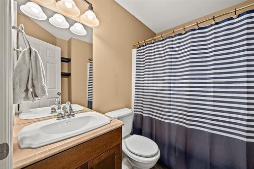 25-380 Providence Avenue, Kelowna, BC - Indoor Photo Showing Bathroom