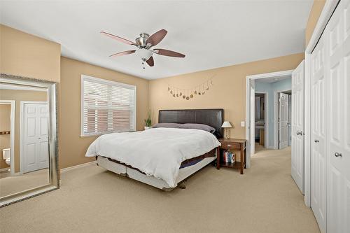 25-380 Providence Avenue, Kelowna, BC - Indoor Photo Showing Bedroom