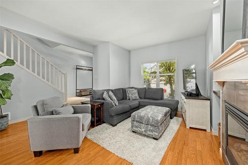 25-380 Providence Avenue, Kelowna, BC - Indoor Photo Showing Living Room With Fireplace