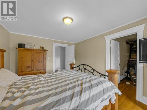 211 Oak, Windsor, ON - Indoor Photo Showing Bedroom