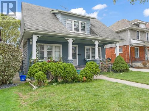 211 Oak, Windsor, ON - Outdoor With Facade