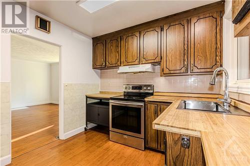 Kitchen - 2246 Iris Street, Ottawa, ON - Indoor Photo Showing Kitchen