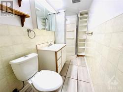 Full bathroom in basement - 