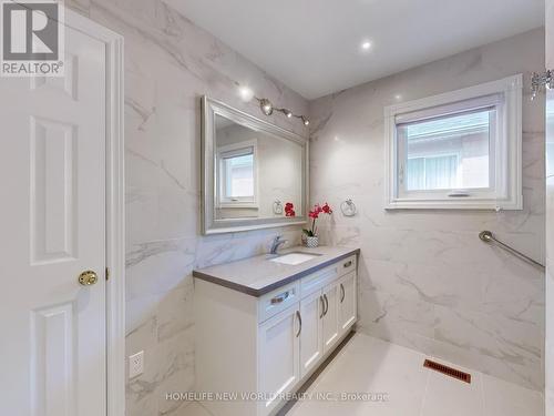 193 Valentina Drive, Markham, ON - Indoor Photo Showing Bathroom