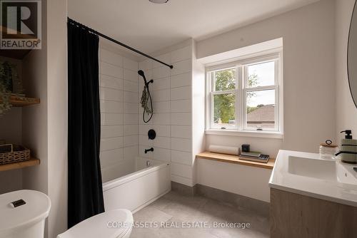 24 Robert Street, Toronto, ON - Indoor Photo Showing Bathroom