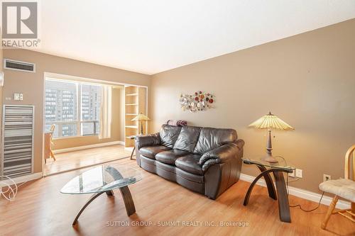 1808 - 115 Hillcrest Avenue, Mississauga, ON - Indoor Photo Showing Living Room