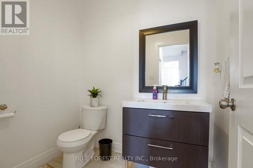 1516 North Wenige Drive, London, ON - Indoor Photo Showing Bathroom