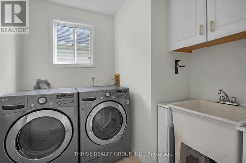 730 Whetherfield Street, London, ON - Indoor Photo Showing Laundry Room