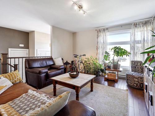 Salon - 13950  - 13952 Rue Gilles, Mirabel, QC - Indoor Photo Showing Living Room