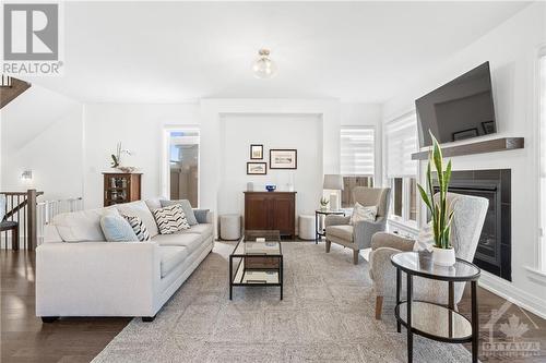 3375 Findlay Creek Drive, Ottawa, ON - Indoor Photo Showing Living Room