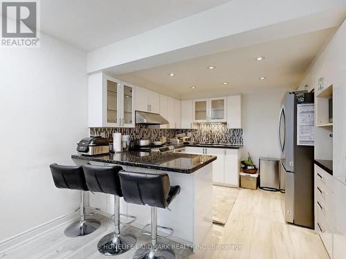 1502 - 65 Spring Garden Avenue, Toronto, ON - Indoor Photo Showing Kitchen With Upgraded Kitchen