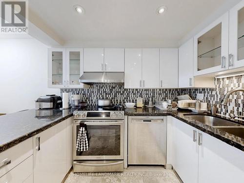 1502 - 65 Spring Garden Avenue, Toronto, ON - Indoor Photo Showing Kitchen