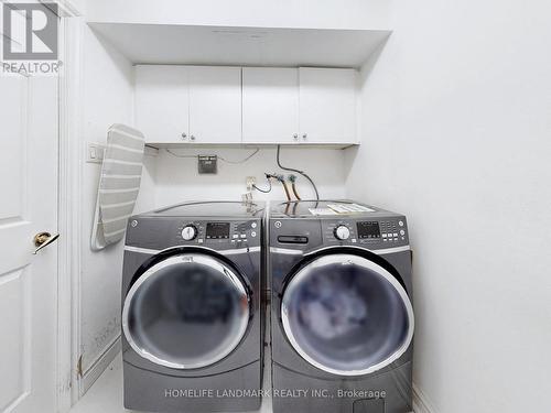 1502 - 65 Spring Garden Avenue, Toronto, ON - Indoor Photo Showing Laundry Room