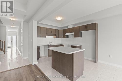 93 Acacia Road, Pelham, ON - Indoor Photo Showing Kitchen With Double Sink