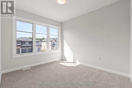 93 Acacia Road, Pelham, ON - Indoor Photo Showing Other Room