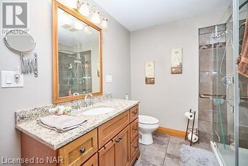 10905 Sodom Road, Niagara Falls, ON - Indoor Photo Showing Bathroom