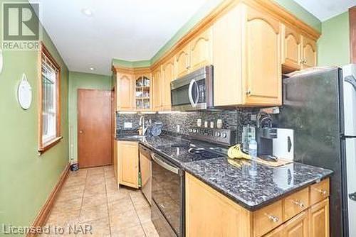 10905 Sodom Road, Niagara Falls, ON - Indoor Photo Showing Kitchen