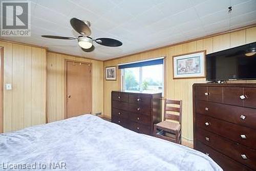 10905 Sodom Road, Niagara Falls, ON - Indoor Photo Showing Bedroom