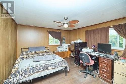 10905 Sodom Road, Niagara Falls, ON - Indoor Photo Showing Bedroom