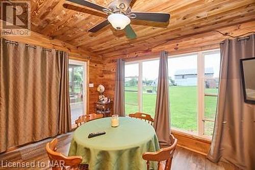 10905 Sodom Road, Niagara Falls, ON - Indoor Photo Showing Dining Room