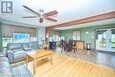 10905 Sodom Road, Niagara Falls, ON  - Indoor Photo Showing Living Room 