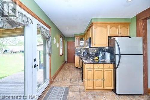 10905 Sodom Road, Niagara Falls (224 - Lyons Creek), ON - Indoor Photo Showing Kitchen