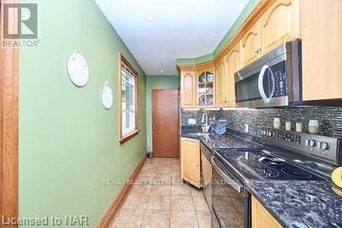 10905 Sodom Road, Niagara Falls (224 - Lyons Creek), ON - Indoor Photo Showing Kitchen