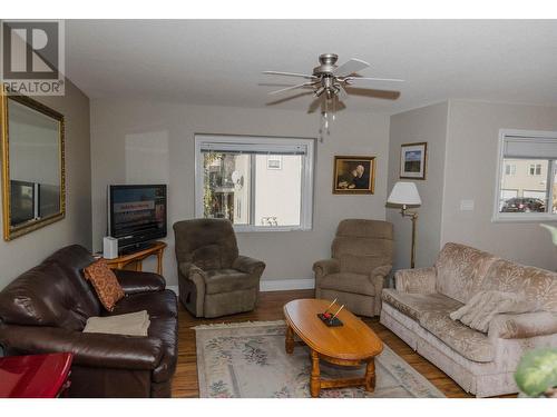 128 4404 5Th Avenue, Prince George, BC - Indoor Photo Showing Living Room