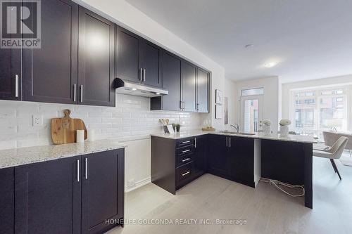 19 Coppini Lane, Ajax, ON - Indoor Photo Showing Kitchen With Upgraded Kitchen