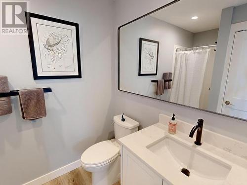 402-7175 Duncan Street, Powell River, BC - Indoor Photo Showing Bathroom