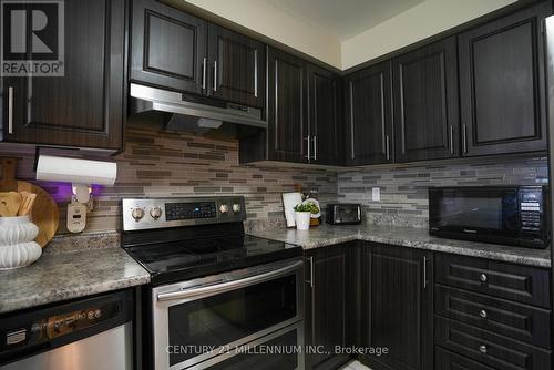 37 - 64 Brisbane Court, Brampton, ON - Indoor Photo Showing Kitchen