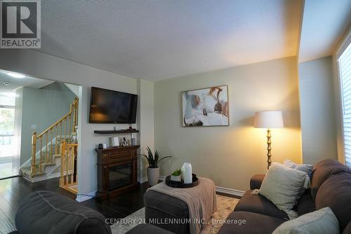 37 - 64 Brisbane Court, Brampton, ON - Indoor Photo Showing Living Room